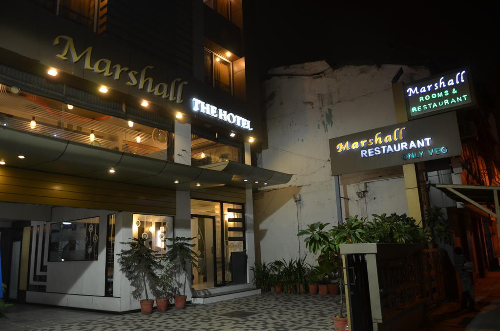 Capital O 978 Marshall The Hotel Ahmedabad Bagian luar foto