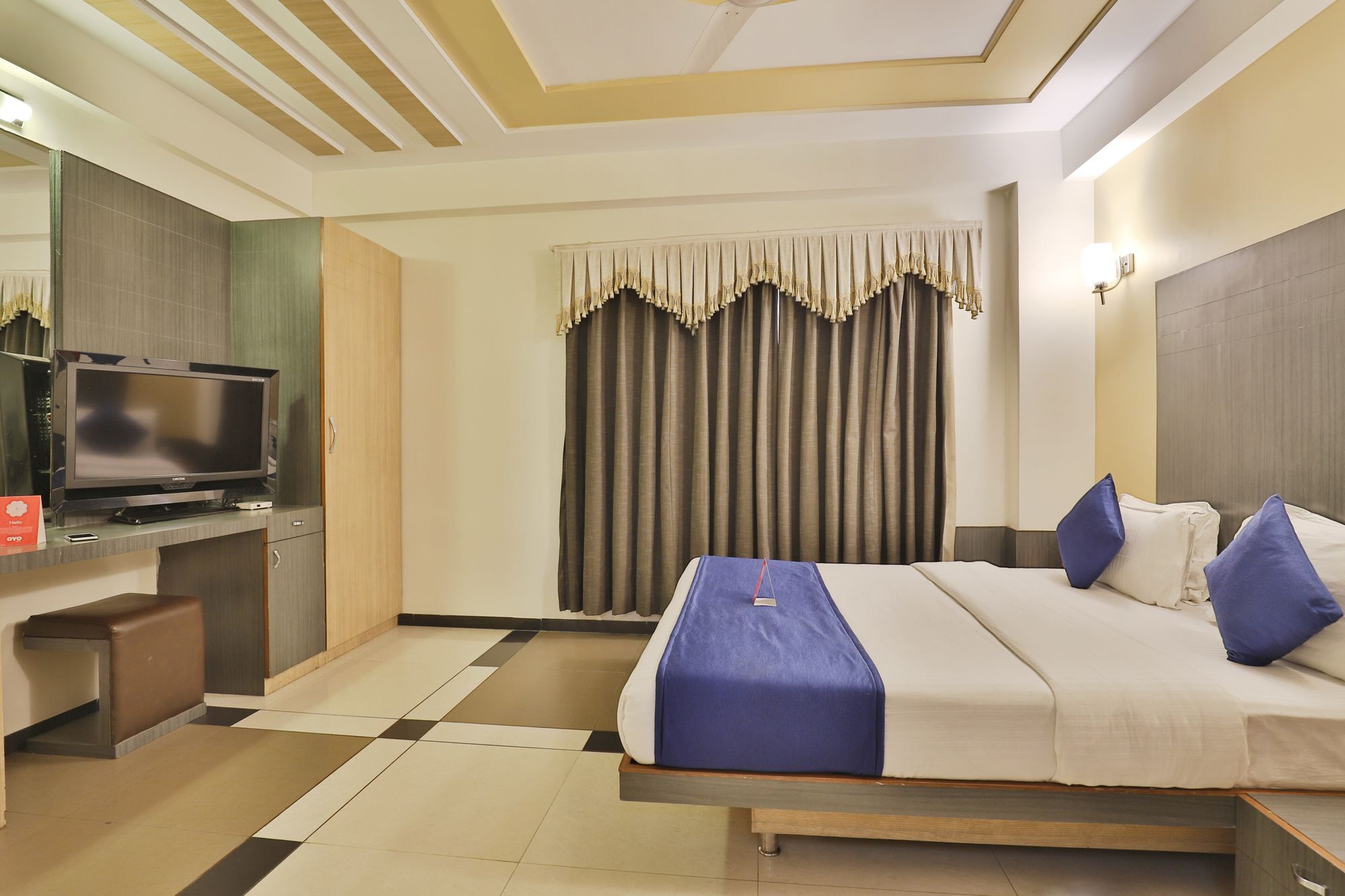 Capital O 978 Marshall The Hotel Ahmedabad Bagian luar foto